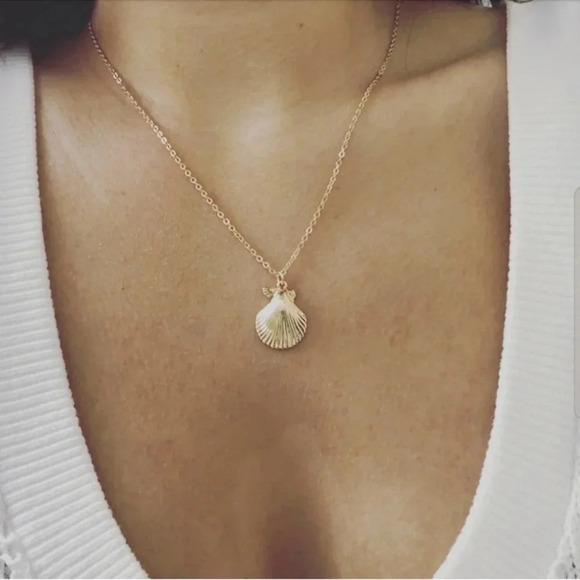 Minimalist Shell Necklace Gold 14k Summer Beach - Picture 1 of 8